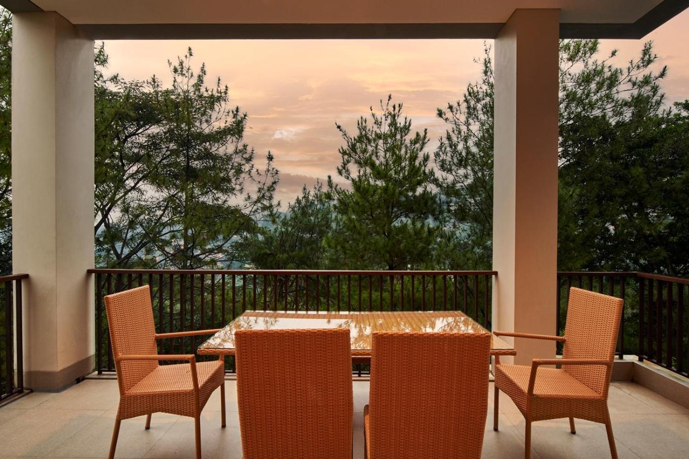 בנדונג Anindya Hill View Villa 7 Bedrooms With A Private Swimming Pool מראה חיצוני תמונה